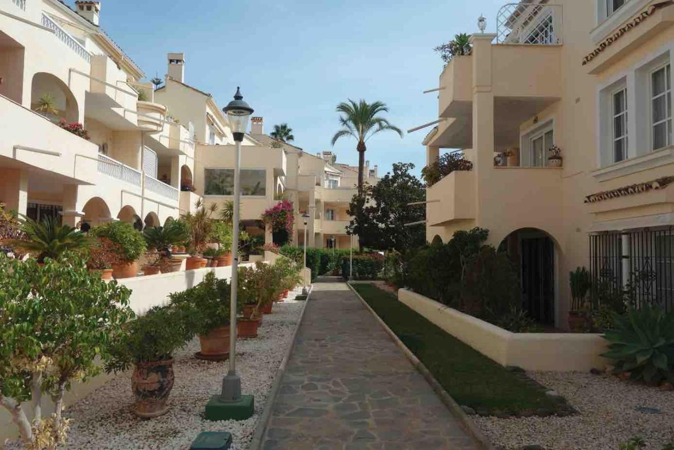 Apartment In El Paraiso - Near Puerto Banus Estepona Eksteriør billede